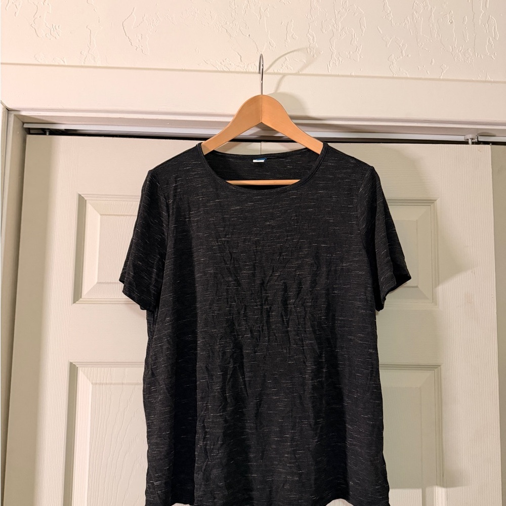 Old Navy Women’s Charcoal Short Sleeve Tee